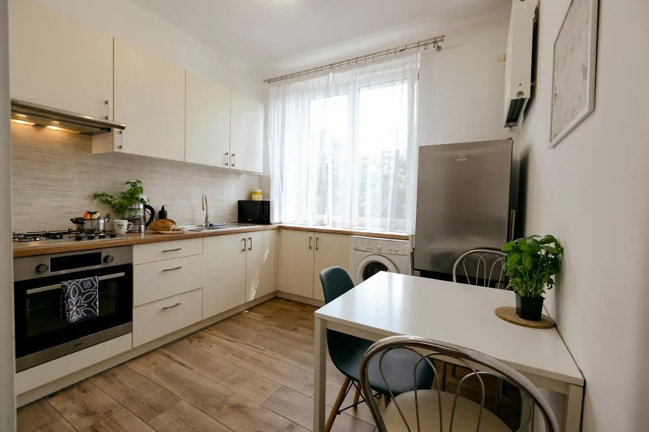 Gagarina 12 - Piekny Apartament Przy Lazienkach Krolewskich - Duze Lozko 160X200Cm - Bardzo Duzy Balkon - Wifi - Telewizja Kablowa - Bezplatna Strefa Parkowania - Better Rental 바르샤바 아파트