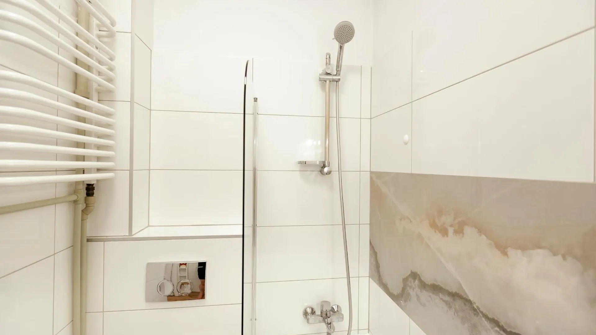 아파트 Gagarina 12 - Piekny Apartament Przy Lazienkach Krolewskich - Duze Lozko 160X200Cm - Bardzo Duzy Balkon - Wifi - Telewizja Kablowa - Bezplatna Strefa Parkowania - Better Rental 바르샤바 폴란드